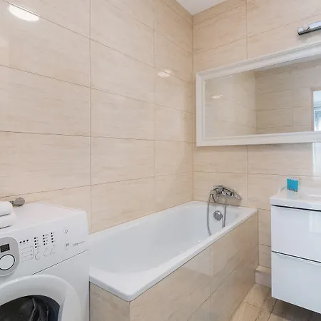 Angel City, Sun & Snow Kraków